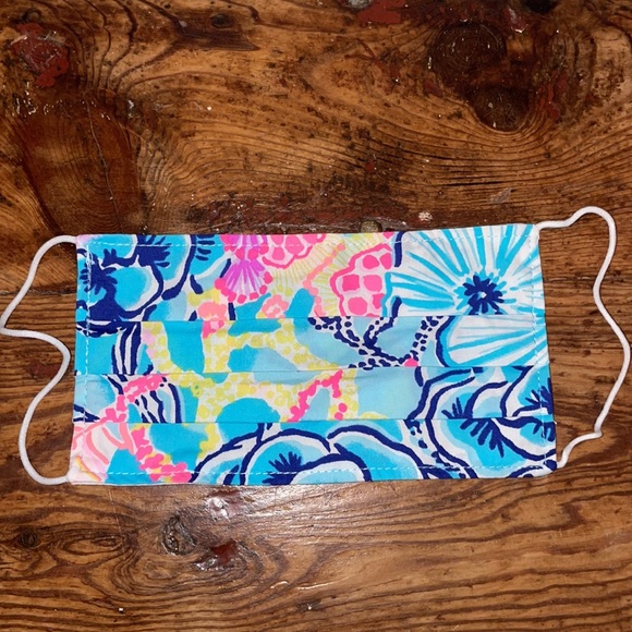 NWOT Set of 3 Lilly Pulitzer Face Masks - Picture 3 of 6